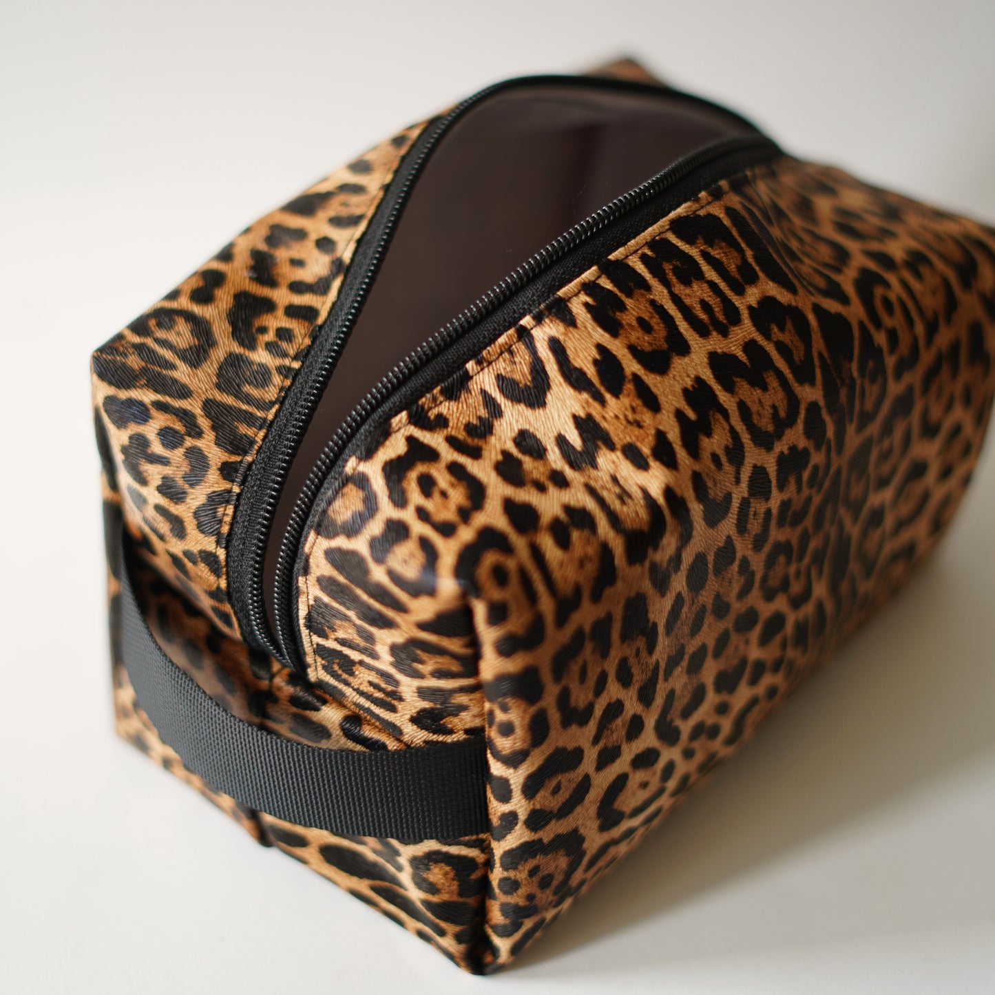 LEO Boxy Bag