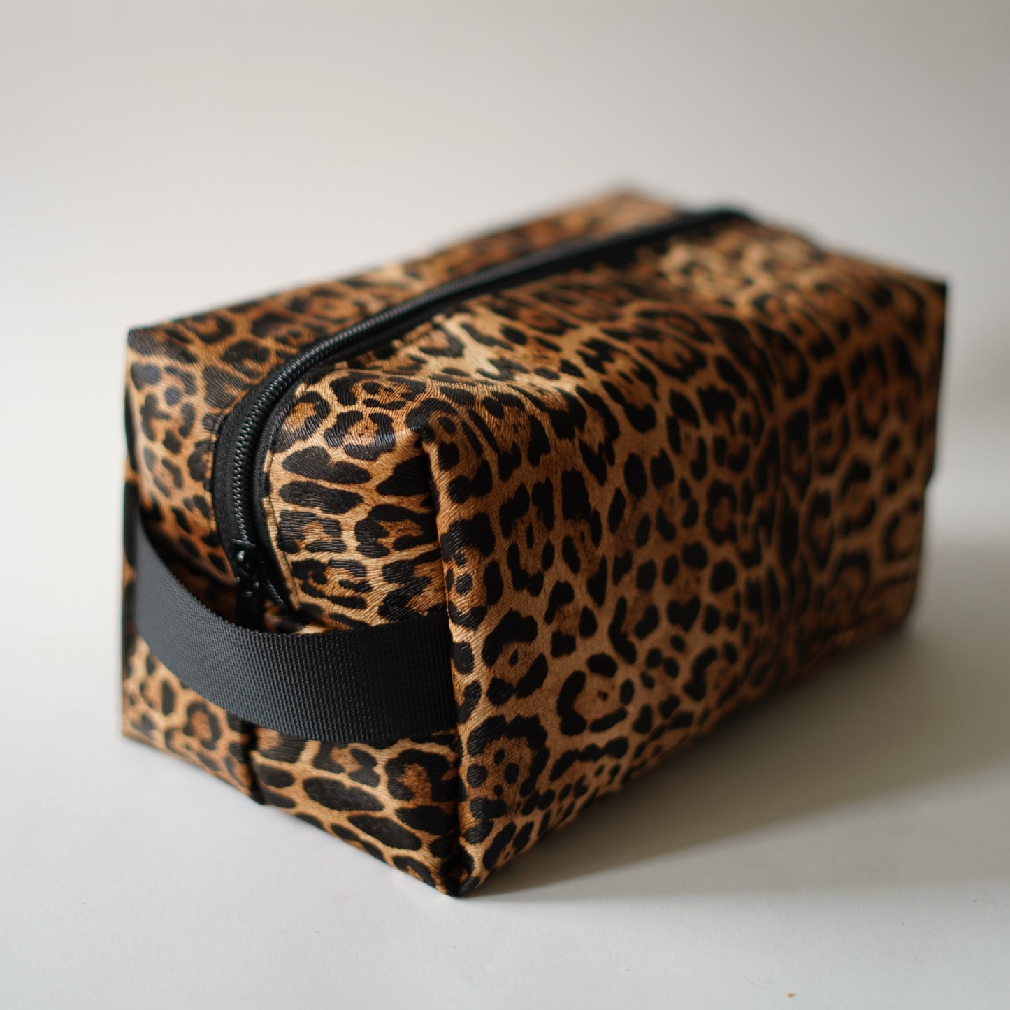 LEO Boxy Bag