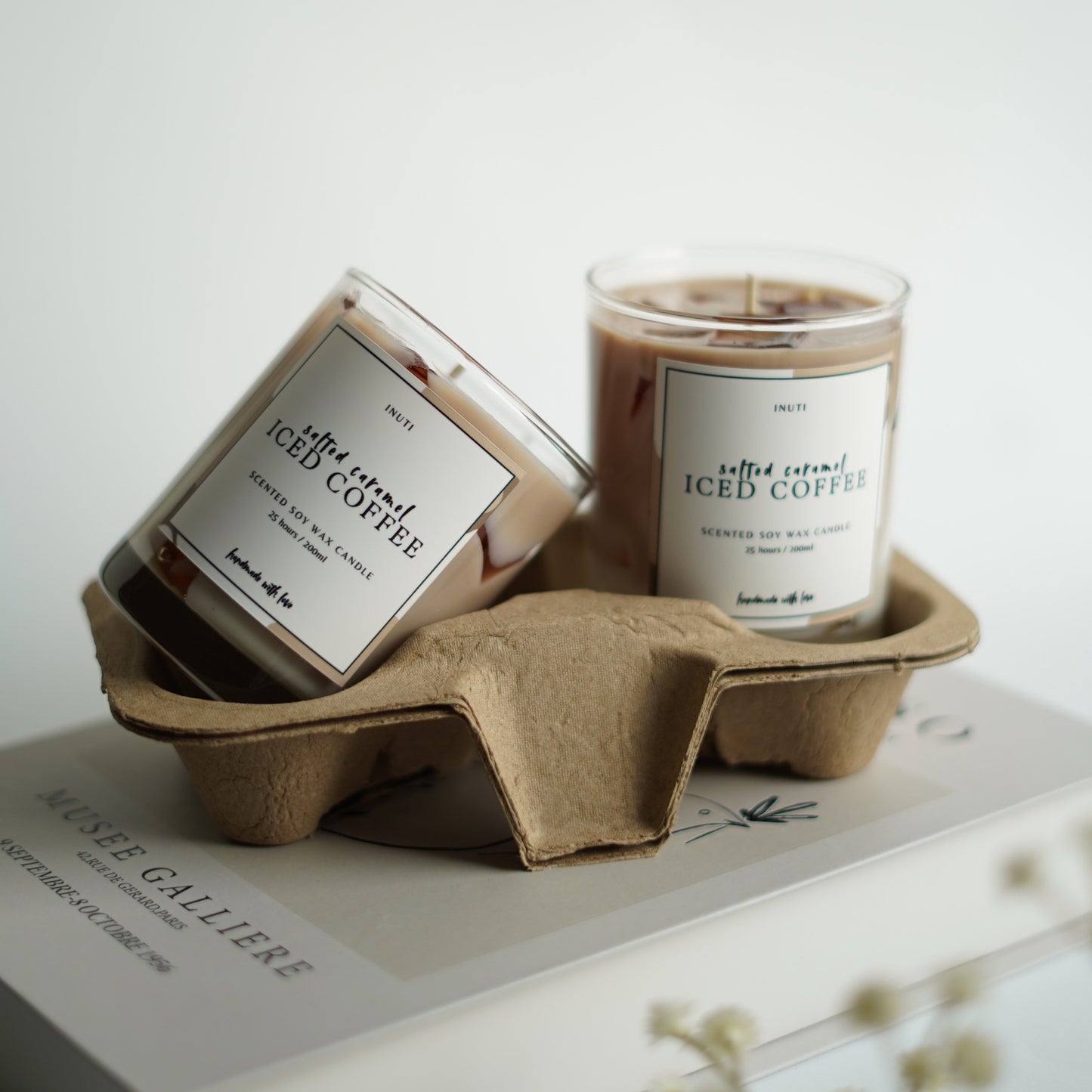 Salted Caramel Iced Coffee Duftkerze | Getränke-Kerze mit Eiswürfeln