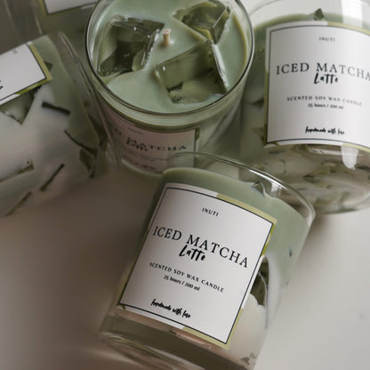 Iced Matcha Latte Duftkerze | Getränke-Kerze mit Eiswürfeln