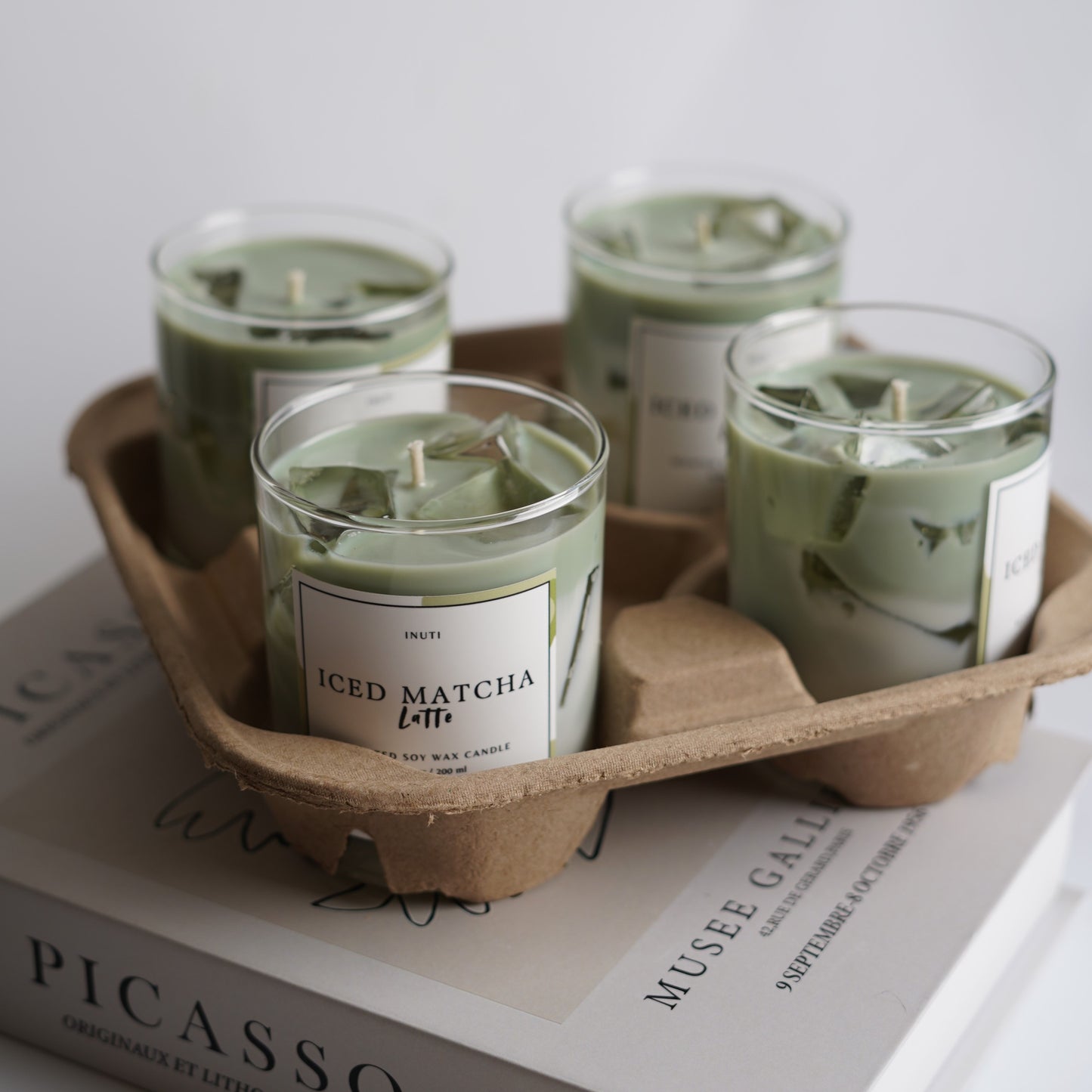 Iced Matcha Latte Duftkerze | Getränke-Kerze mit Eiswürfeln