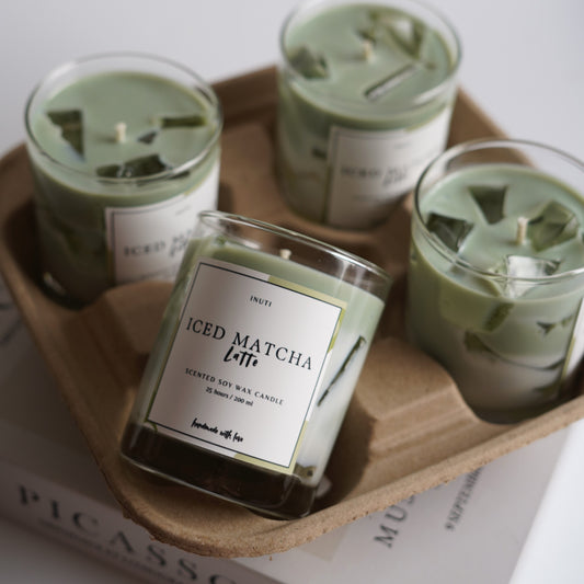 Iced Matcha Latte Duftkerze | Getränke-Kerze mit Eiswürfeln